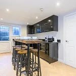 Headingley Hub - 8-bedroom For Large Groups - Pass The Keys