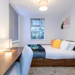 Vakantiehuis Headingley Hub - 8-bedroom For Large Groups - Pass The Keys
