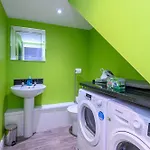 Headingley Hub - 8-bedroom For Large Groups - Pass The Keys Leeds