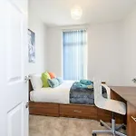 Nyaraló Headingley Hub - 8-bedroom For Large Groups - Pass The Keys *
