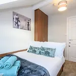 Vakantiehuis Headingley Hub - 8-bedroom For Large Groups - Pass The Keys
