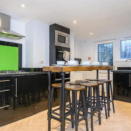 Headingley Hub - 8-bedroom For Large Groups - Pass The Keys Дом отдыха *