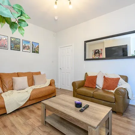 Headingley Hub - 8-bedroom For Large Groups - Pass The Keys Дом отдыха *