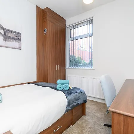 Headingley Hub - 8-bedroom For Large Groups - Pass The Keys * Лидс