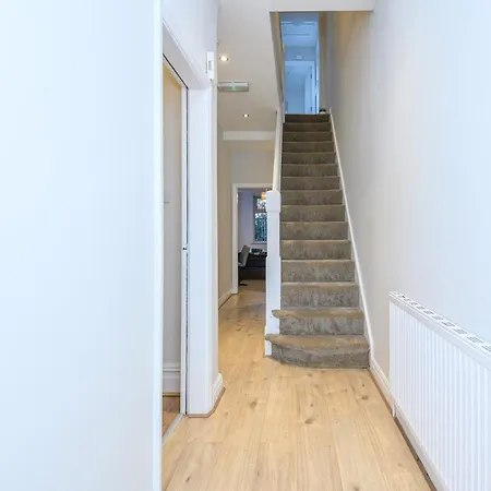 Headingley Hub - 8-bedroom For Large Groups - Pass The Keys * Leeds (West Yorkshire)