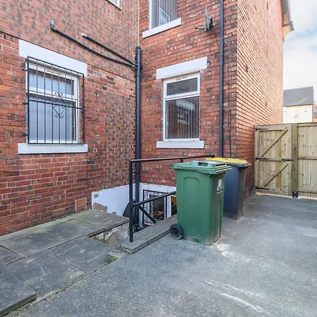 Headingley Hub - 8-bedroom For Large Groups - Pass The Keys Semesterbostad