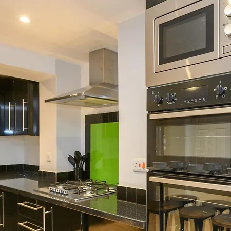 Headingley Hub - 8-bedroom For Large Groups - Pass The Keys * 利兹