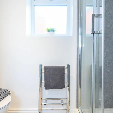 Headingley Hub - 8-bedroom For Large Groups - Pass The Keys *