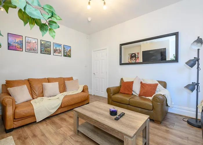 Headingley Hub - 8-bedroom For Large Groups - Pass The Keys 度假居 *