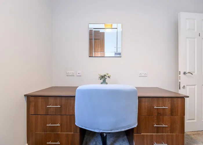 Headingley Hub - 8-bedroom For Large Groups - Pass The Keys 度假居