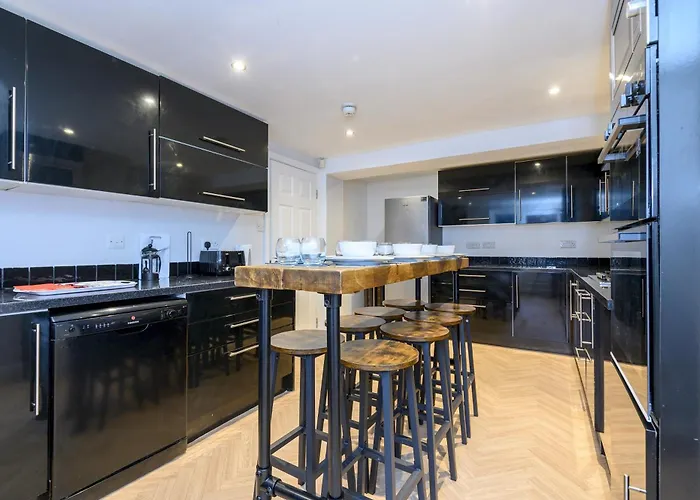 Headingley Hub - 8-bedroom For Large Groups - Pass The Keys Будинок відпочинку *