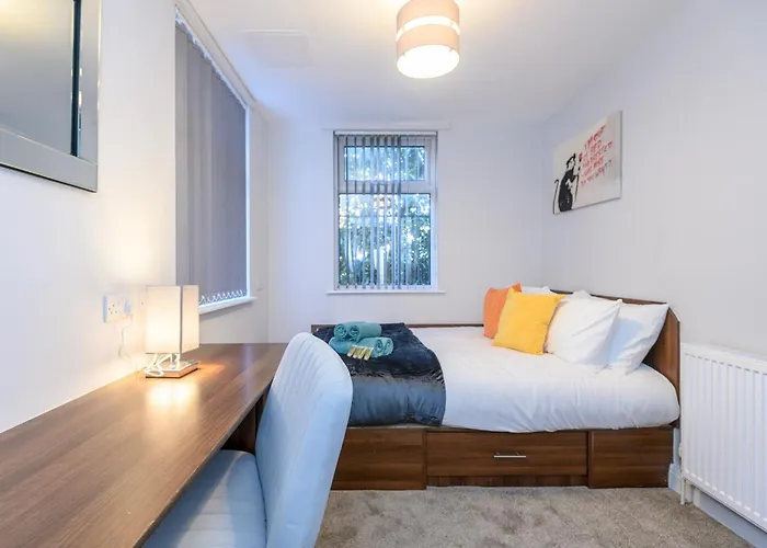 Holiday home Headingley Hub - 8-bedroom For Large Groups - Pass The Keys