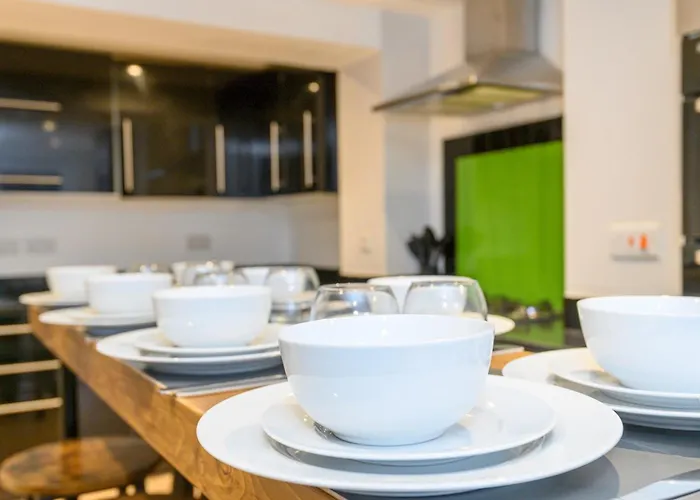 Headingley Hub - 8-bedroom For Large Groups - Pass The Keys Будинок відпочинку *