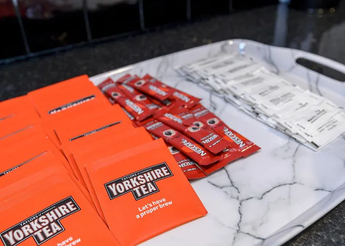 Headingley Hub - 8-bedroom For Large Groups - Pass The Keys 度假居