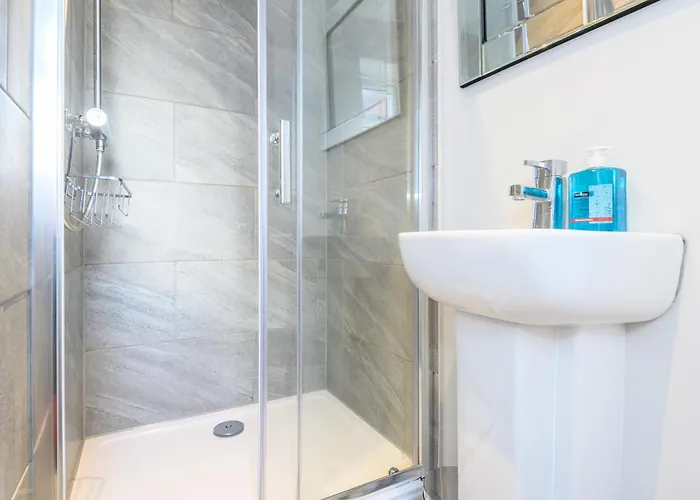 Headingley Hub - 8-bedroom For Large Groups - Pass The Keys Лідс