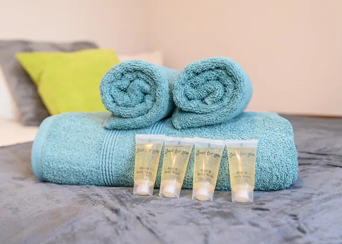 Headingley Hub - 8-bedroom For Large Groups - Pass The Keys Будинок відпочинку *