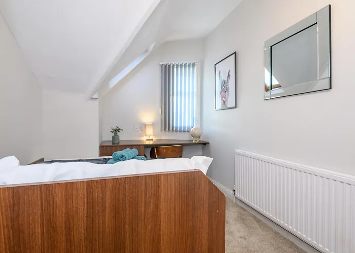 Будинок відпочинку Headingley Hub - 8-bedroom For Large Groups - Pass The Keys Лідс