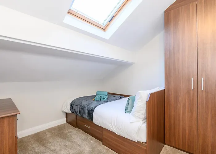 Headingley Hub - 8-bedroom For Large Groups - Pass The Keys Будинок відпочинку Лідс
