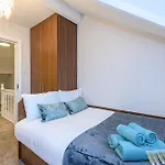 Ferienhaus Headingley Hub - 8-bedroom For Large Groups - Pass The Keys Leeds (West Yorkshire)