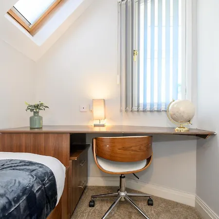 Ferienhaus Headingley Hub - 8-bedroom For Large Groups - Pass The Keys Leeds (West Yorkshire)