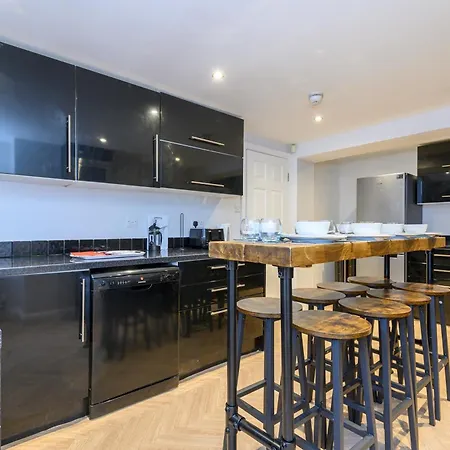 Headingley Hub - 8-bedroom For Large Groups - Pass The Keys Ferienhaus