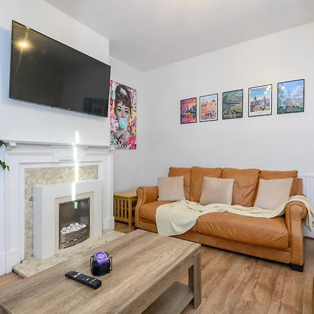 Headingley Hub - 8-bedroom For Large Groups - Pass The Keys Ferienhaus *